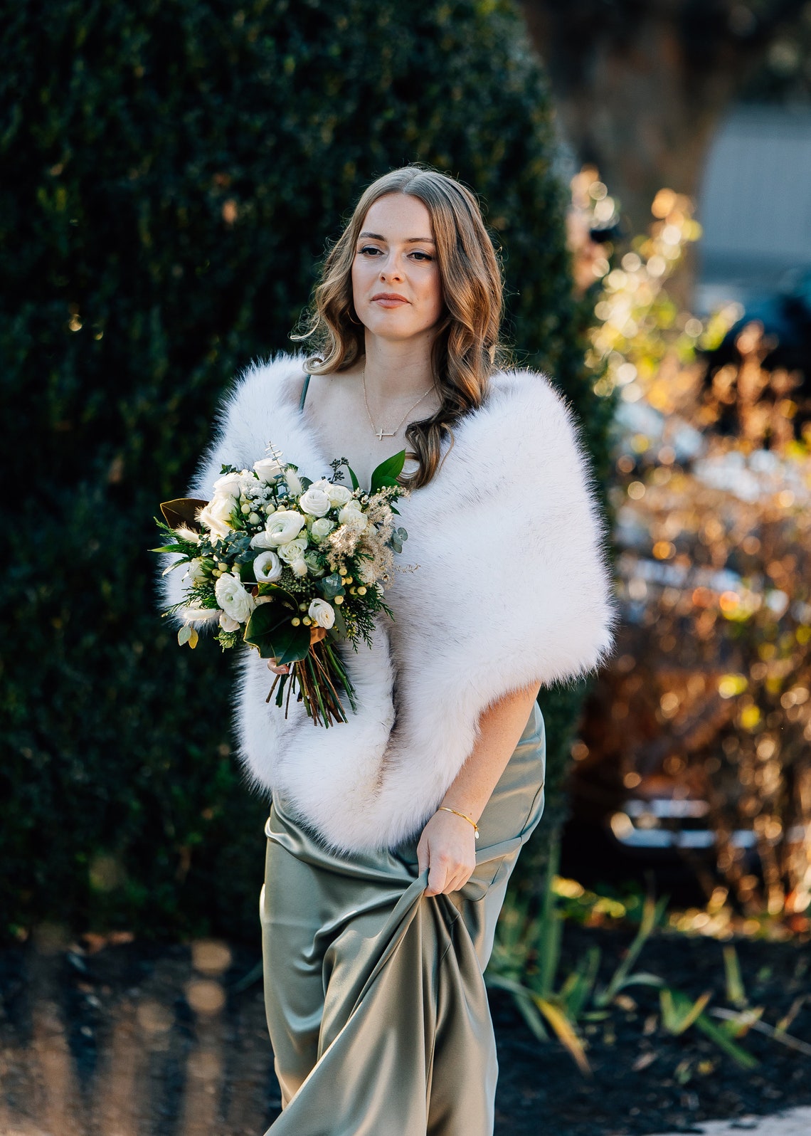 Kość słoniowa z czarnymi tipsa – Stole Wedding Shawl recenzja i cena
