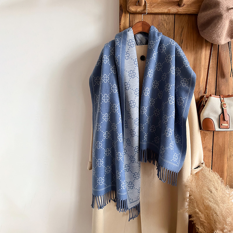 Marki Żakardowy wzór Zimowy dw – Woven Scarf Blanket recenzja i cena